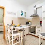 Apartamento Larissa - With Terrace And Partial Sea View