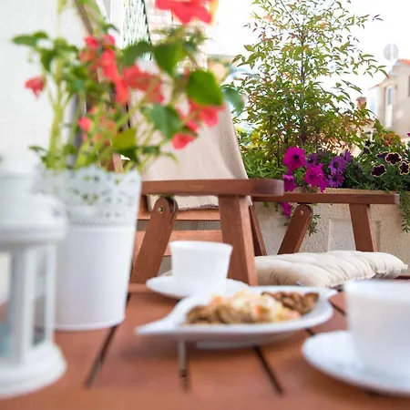 Lägenhet Larissa - With Terrace And Partial Sea View Dubrovnik