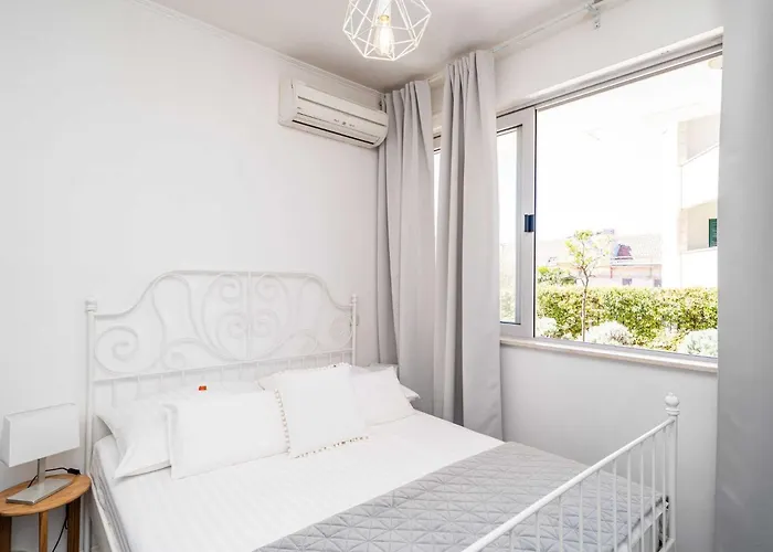 아파트 Larissa - With Terrace And Partial Sea View 두브로브니크