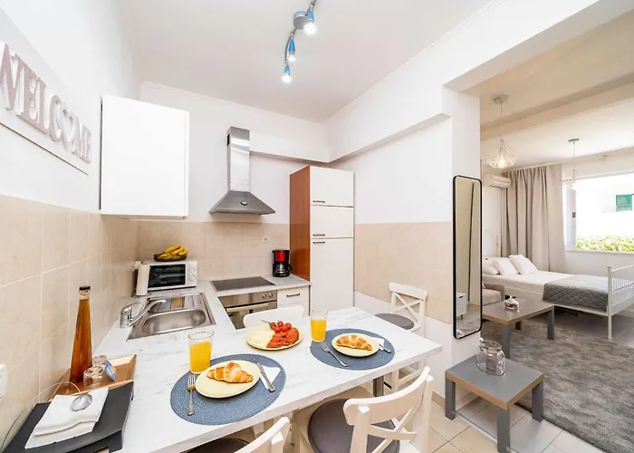 Larissa - With Terrace And Partial Sea View 아파트 *