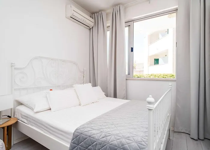 Larissa - With Terrace And Partial Sea View * Dubrownik