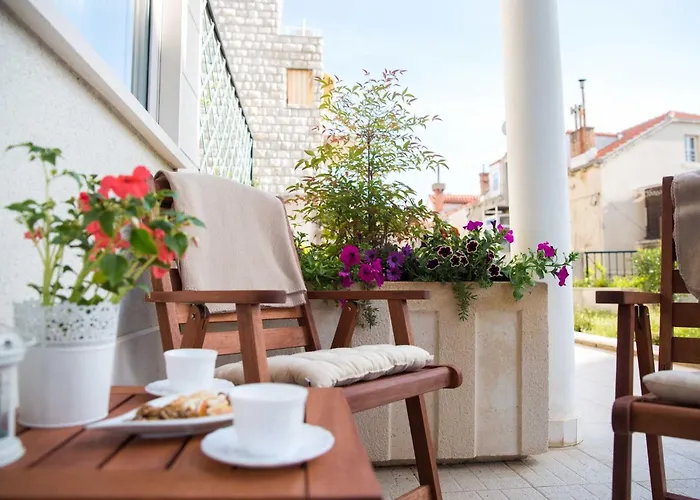 Apartament Larissa - With Terrace And Partial Sea View Dubrownik
