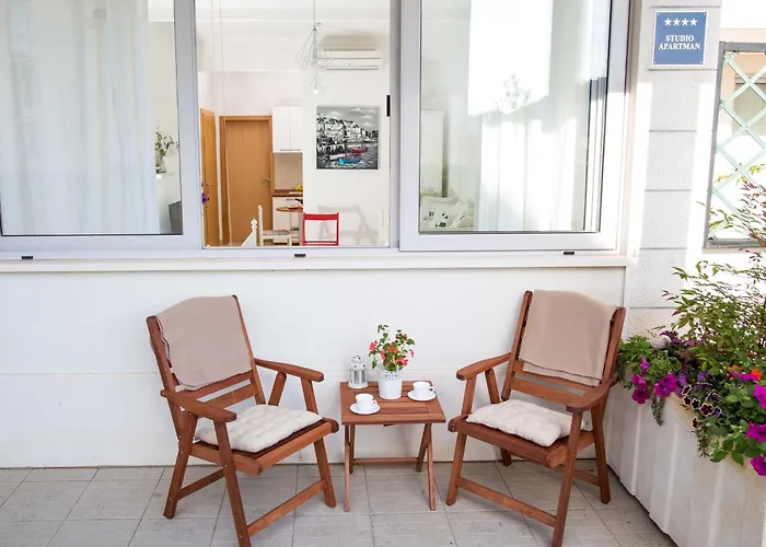 Larissa - With Terrace And Partial Sea View Dubrownik