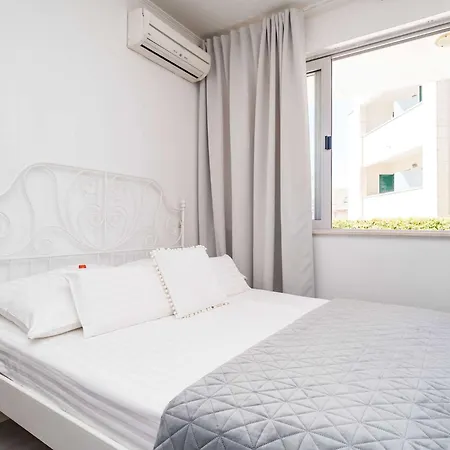 شقة Larissa - With Terrace And Partial Sea View *