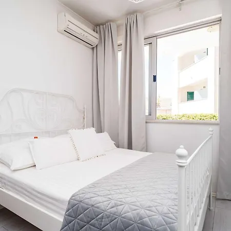 Larissa - With Terrace And Partial Sea View * Dubrovnik