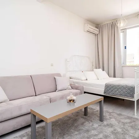 Larissa - With Terrace And Partial Sea View *