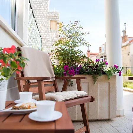 Apartment Larissa - With Terrace And Partial Sea View Dubrovnik