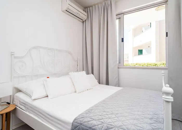 Apartmán Larissa - With Terrace And Partial Sea View *