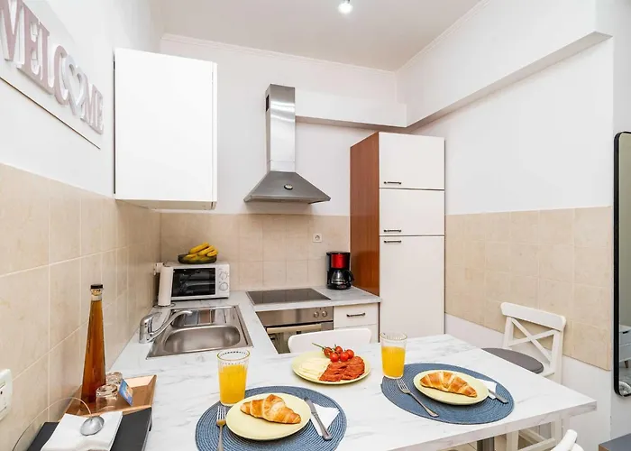 Larissa - With Terrace And Partial Sea View