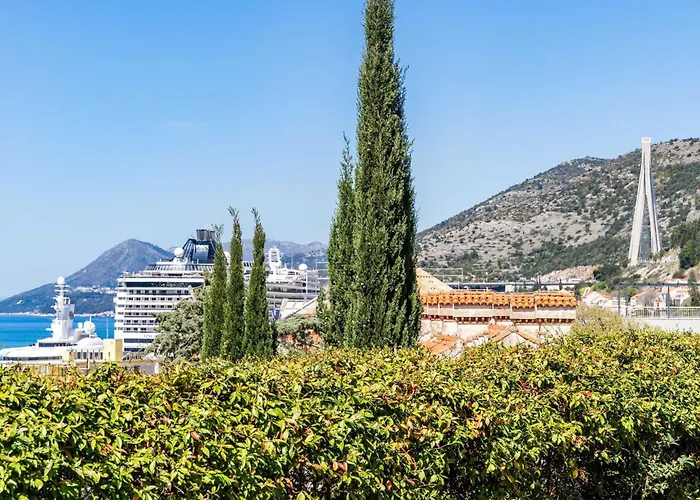 Larissa - With Terrace And Partial Sea View 公寓