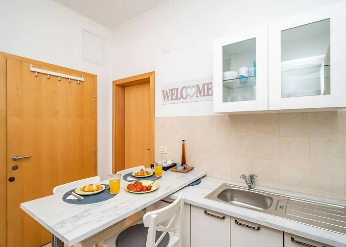 Apartmán Larissa - With Terrace And Partial Sea View *