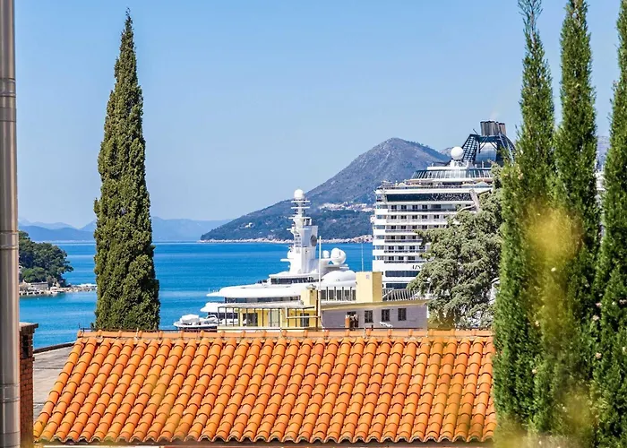 Larissa - With Terrace And Partial Sea View Apartmán Dubrovník