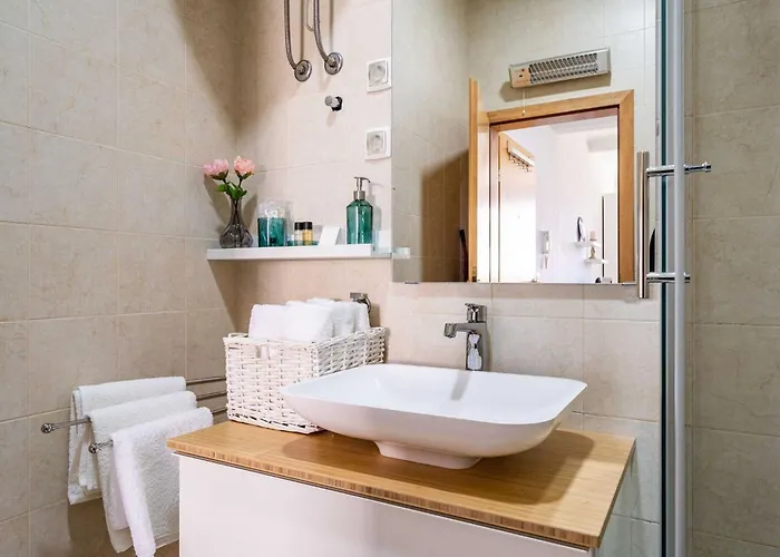 Larissa - With Terrace And Partial Sea View 公寓 *