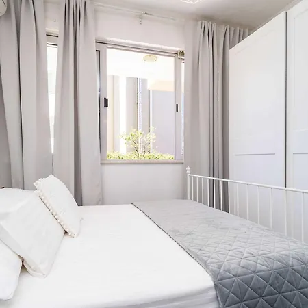 Apartment Larissa - With Terrace And Partial Sea View *